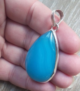 Zilveren hanger gezet met druppelvorm blauw Chalcedoon